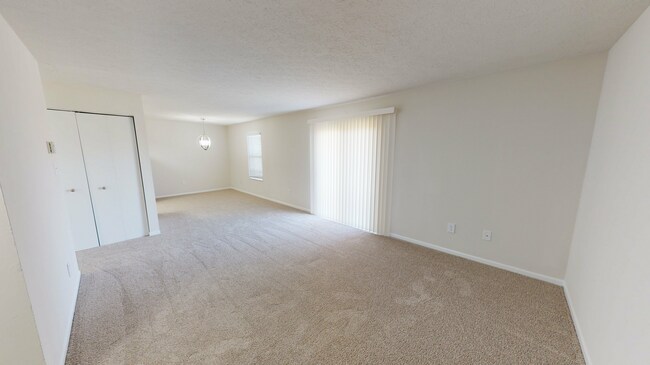 Living Room.jpg - The Highlands