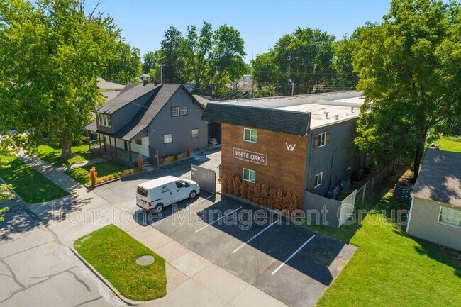 Building Photo - 2618 E 8th St