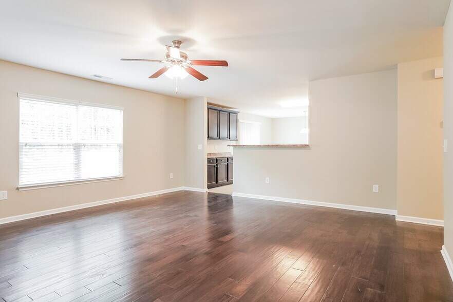 Building Photo - 8007 Spiderlily Ct