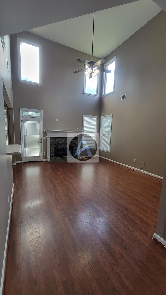 Building Photo - 223 Elmbrook Ln