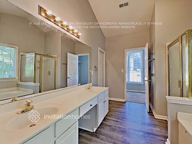 Building Photo - 7707 Harrington Woods Rd