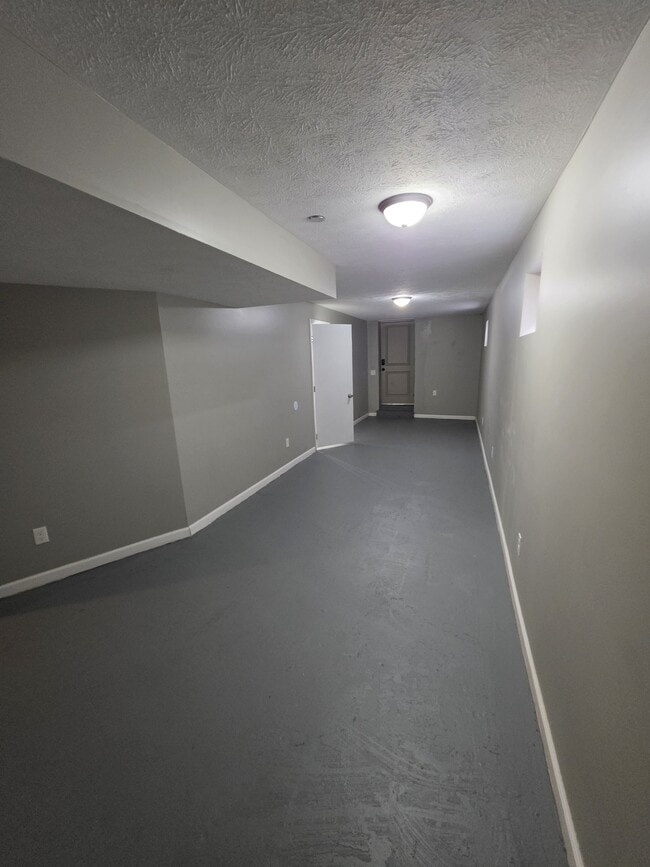 Building Photo - 132 N 35th Ave