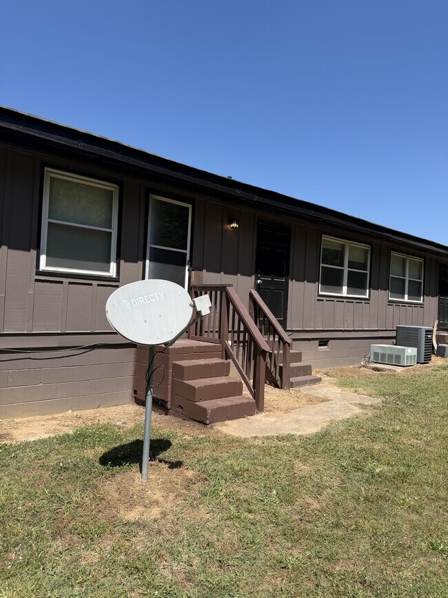 Building Photo - 657 Aubrey Dr