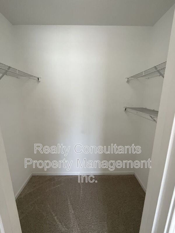 Building Photo - 300 Mourning Dove Terrace