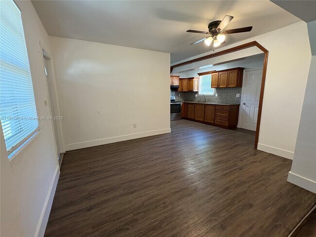 Building Photo - 1741 NE 52nd St