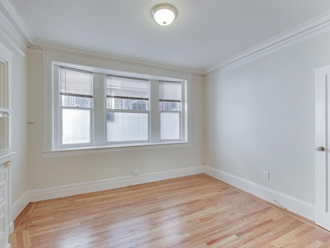 Building Photo - 655 Hyde St