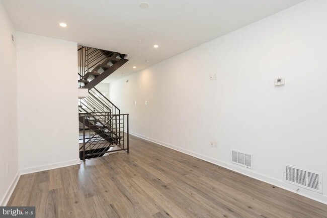 Building Photo - 2207 N Philip St