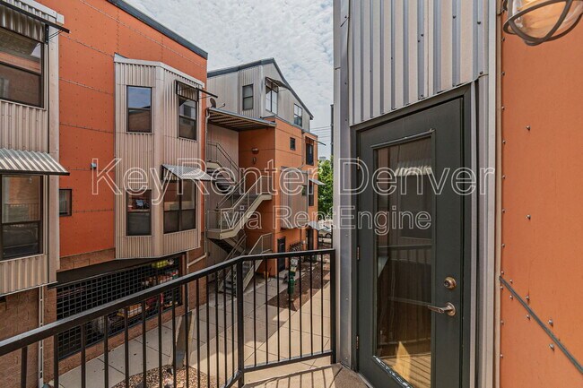 Building Photo - 3149 Blake St