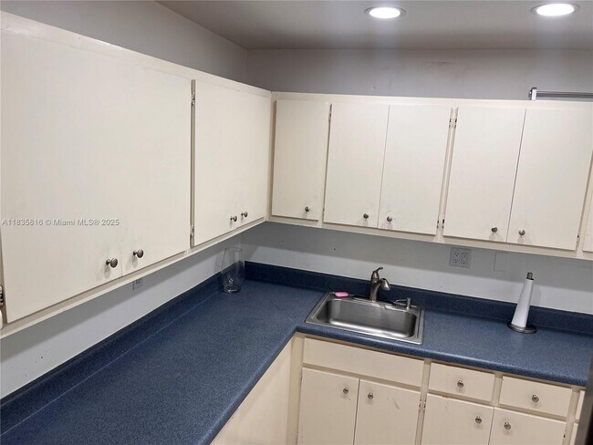 Building Photo - 7727 SW 86th St