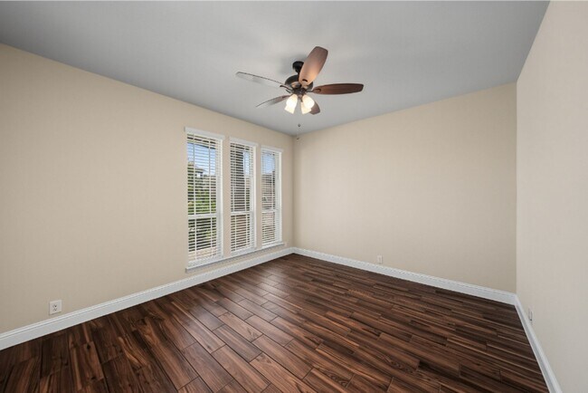 Building Photo - 504 Ridgewater Trail