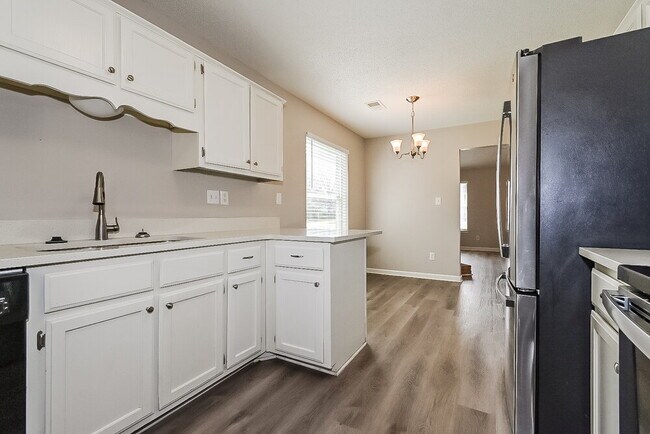 Building Photo - 6650 Black Oak Dr