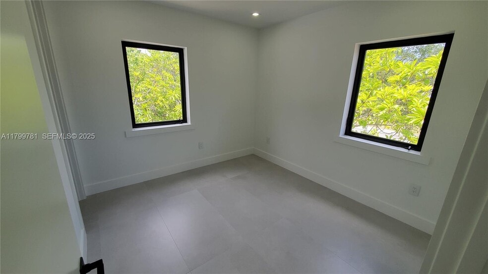 Building Photo - 6201 SW 22nd St