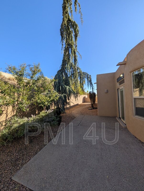 Building Photo - 12612 Carmel Ct NE