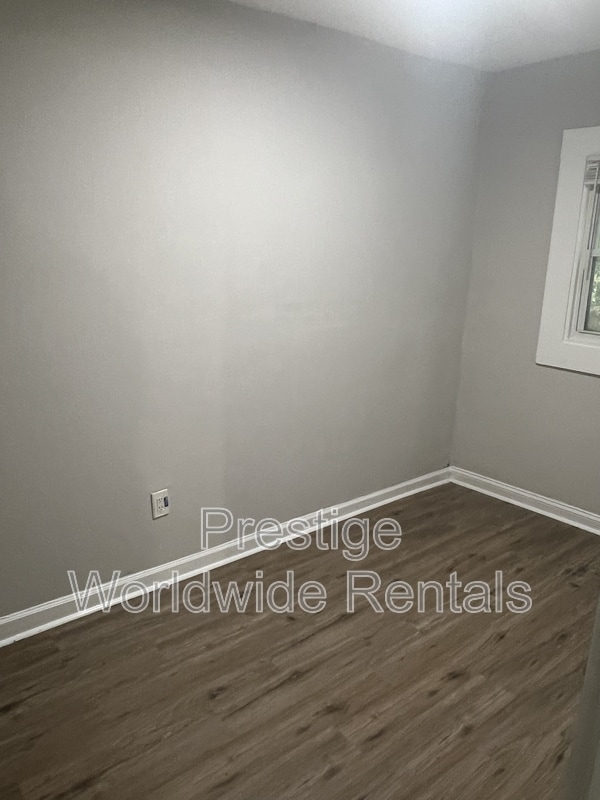 Building Photo - 3028 Meade St