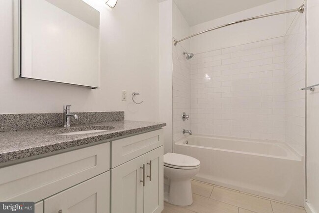 Building Photo - 224 Church St