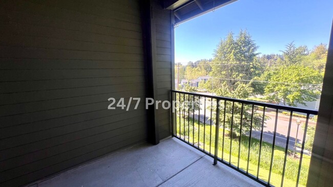 Building Photo - **First month FREE**  3BD/2BA - West Linn!...