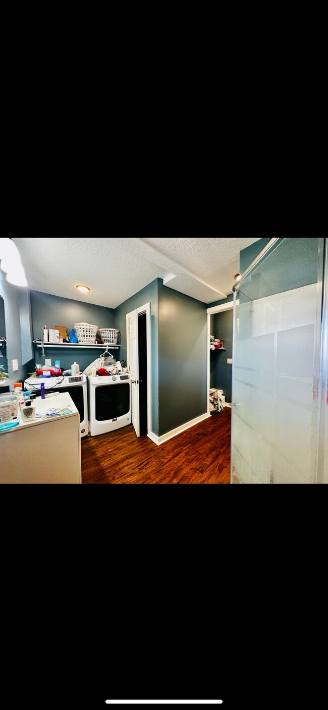 Building Photo - 1104 N Park Ave