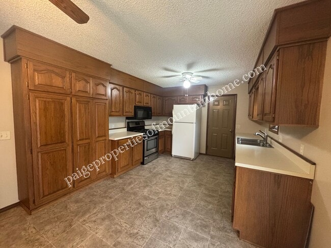 Building Photo - Post Oak Home