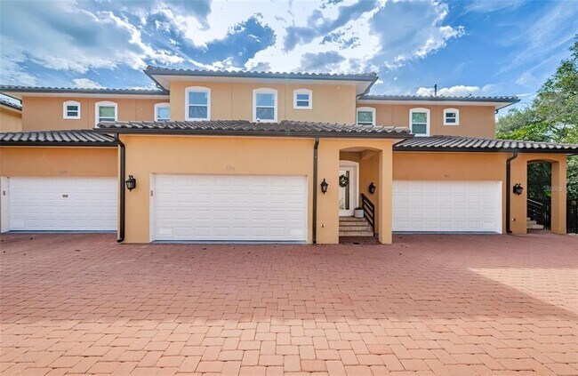 Building Photo - 1954 Freedom Dr