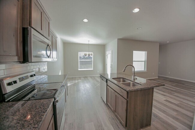 Building Photo - 745 Shadowleaf Ave