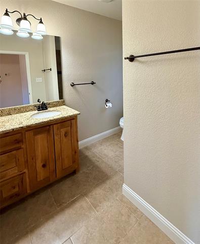 Building Photo - 910 E 3rd St