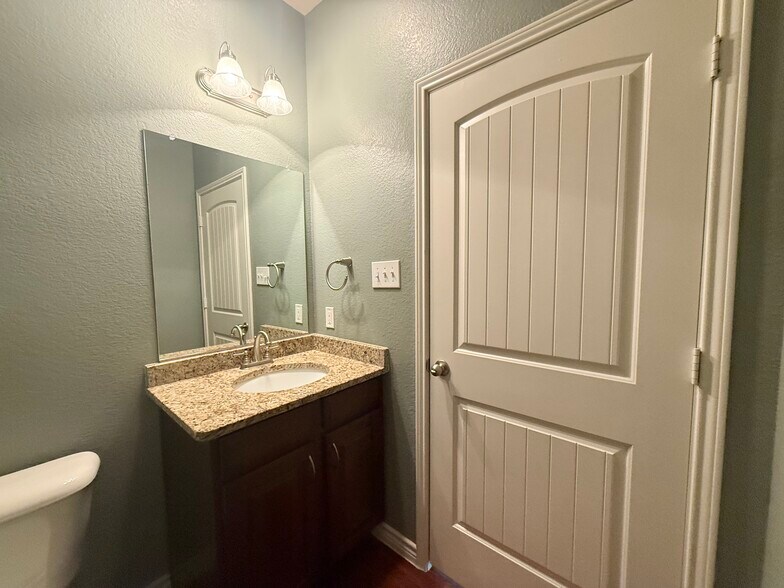 Building Photo - 950 Henderson St