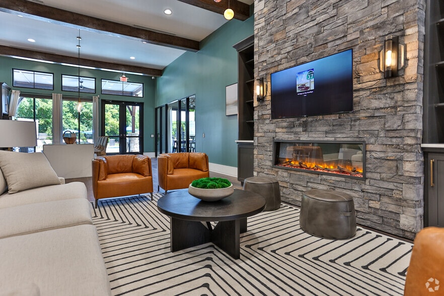 Primary Photo - Emerald Knoxville Apartments