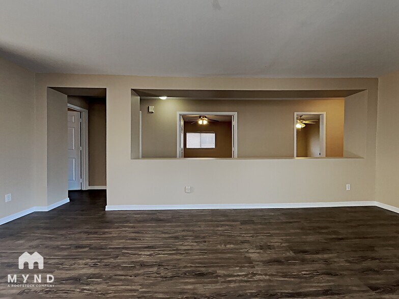 Building Photo - 8128 W Mission Ln