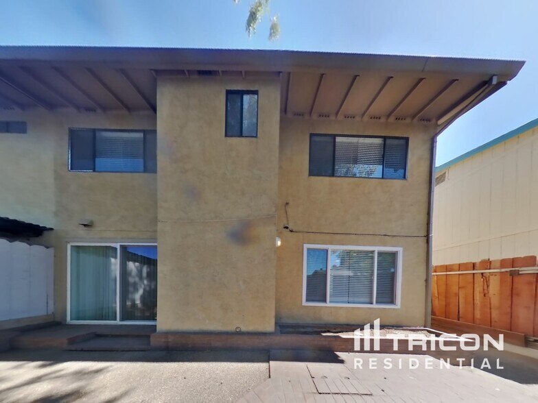 Building Photo - 1209 Almondwood Dr