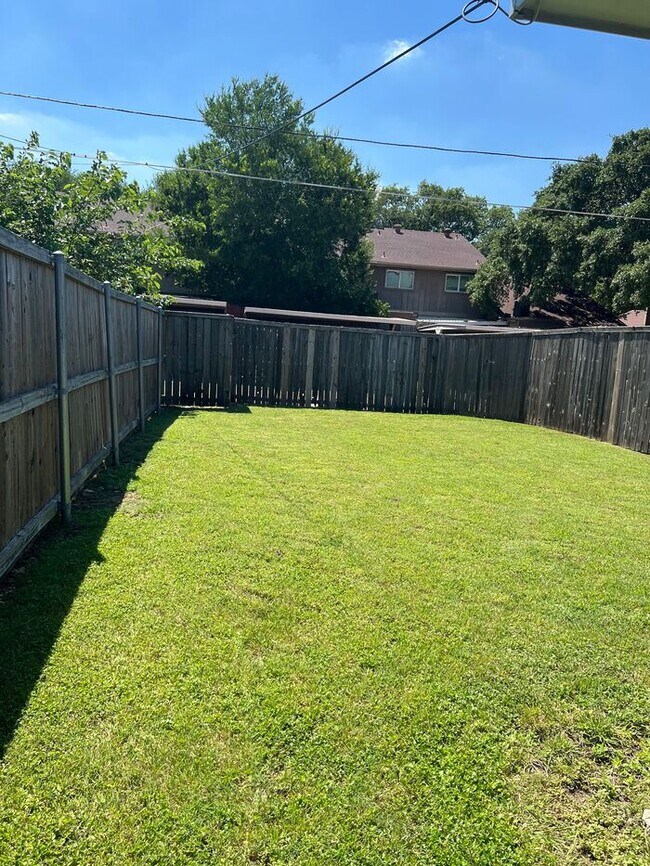 Building Photo - 11815 Garden Terrace Dr