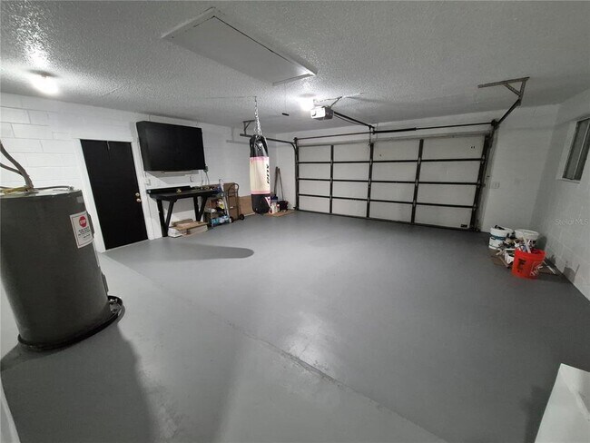 Building Photo - 2924 Ripplewood Dr