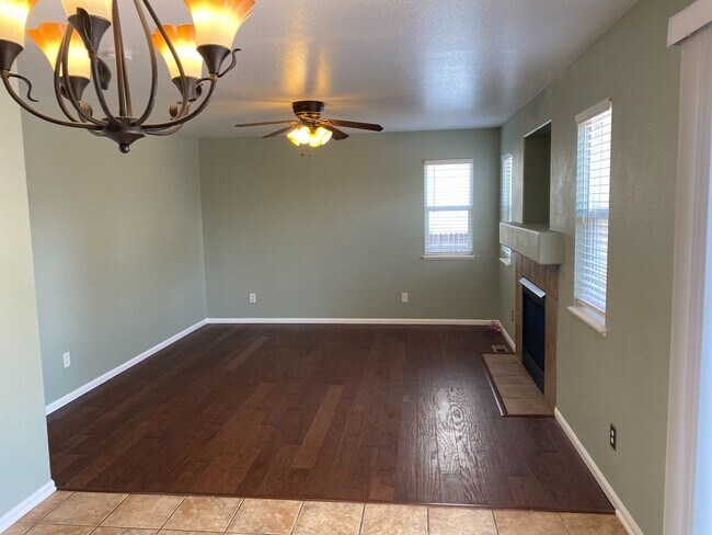 Building Photo - 14215 White Peak Dr