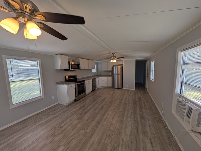 Building Photo - 2Bedroom /1.5 Bath Mobile in Mims Nicely Updated