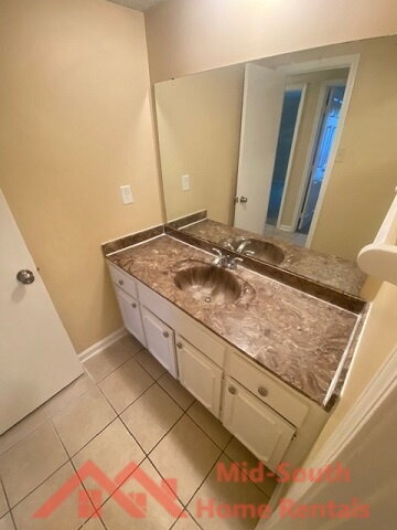 Building Photo - 4457 Walden Glen Cv