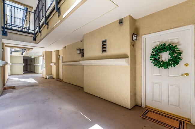 Building Photo - 2BD, 2BA City Park West Condo with 2 Garag...