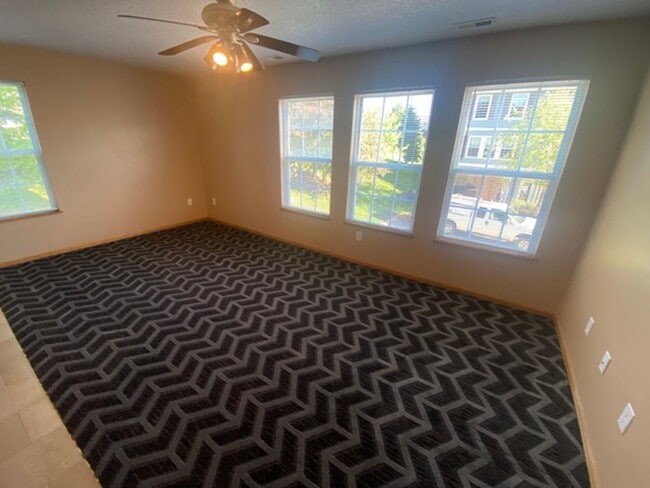 Building Photo - 3044 SW Sharmin Ln