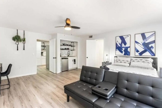 Building Photo - 1211 Co Rd 431