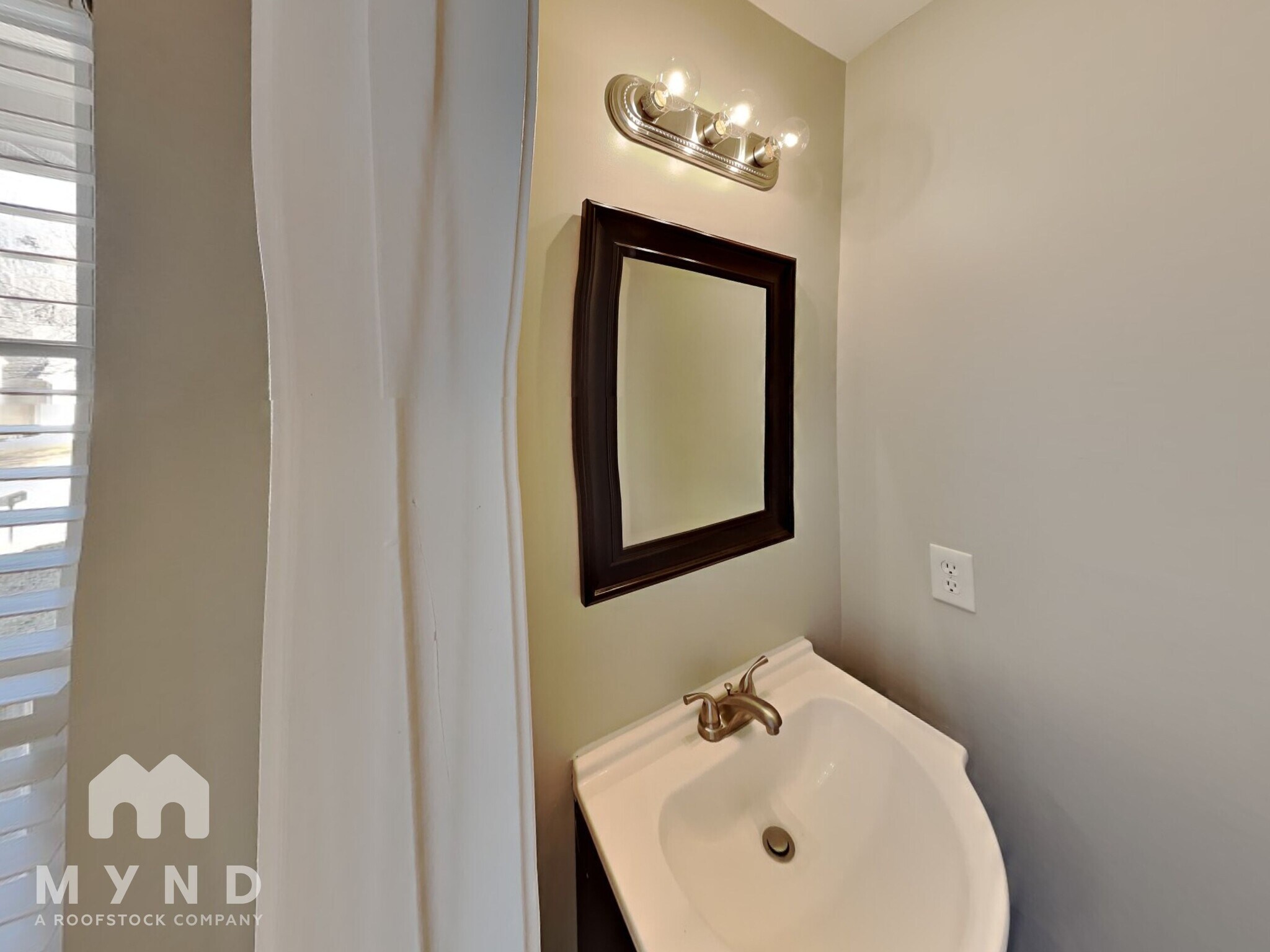 Building Photo - 6124 Lawn Meadow Dr