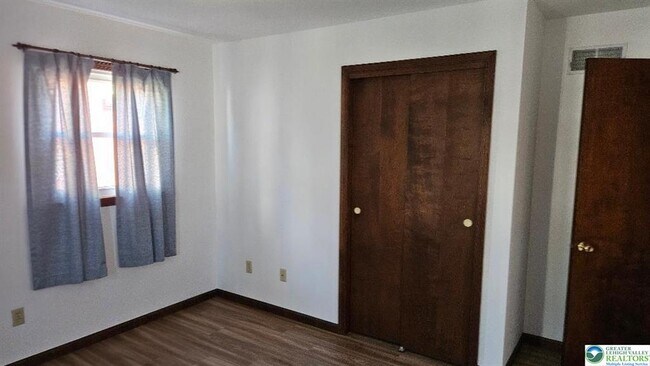 Building Photo - 559 Heckman Ave