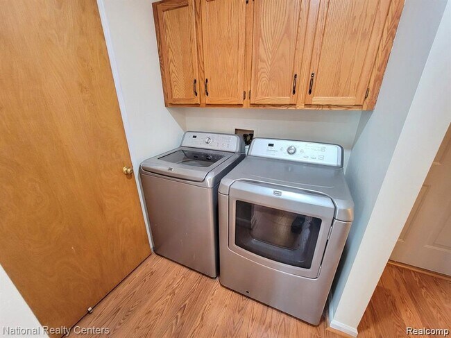 Building Photo - 37485 Stonegate Cir