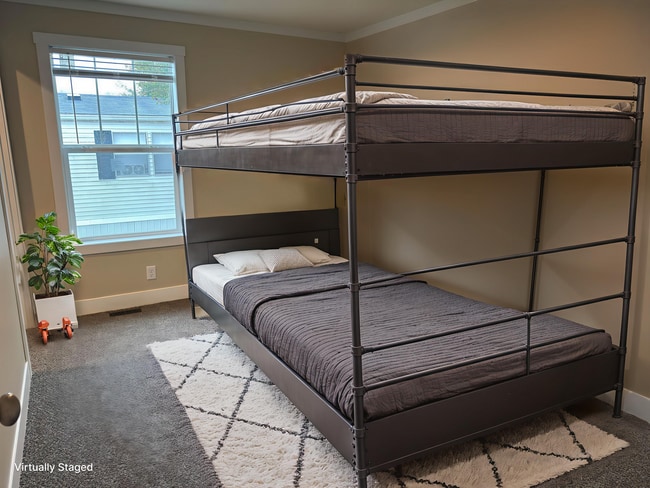 Building Photo - 48599 Lakeview E