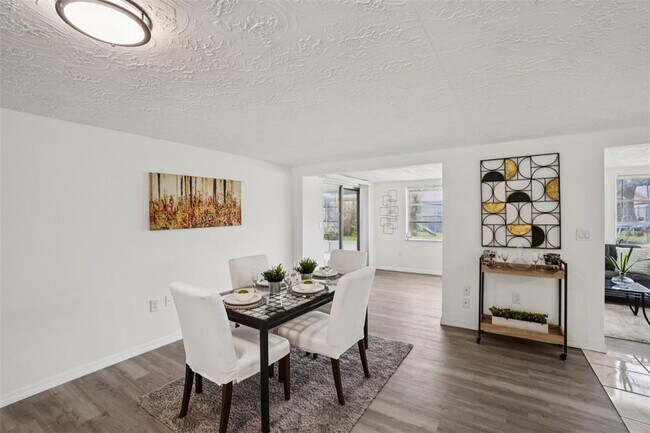 Building Photo - 3524 Cincinnati Dr