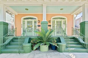 Building Photo - 538 Verret St