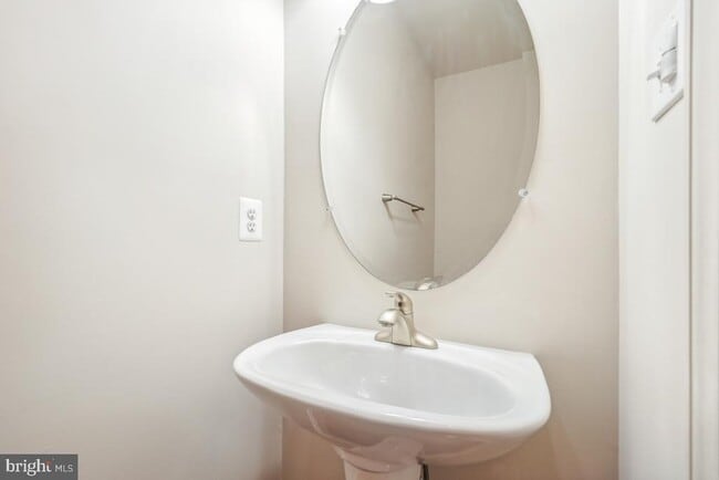 Building Photo - 5106 Shamrocks Delight Dr