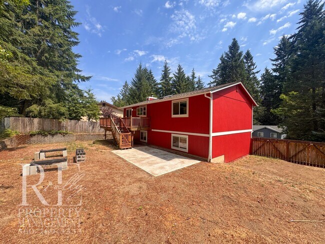 Building Photo - Freshly Painted East Bremerton Home with Expansive Decks & Flexible Living Space