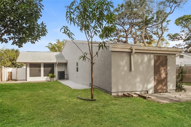 Building Photo - 604 Prairie Lake Dr