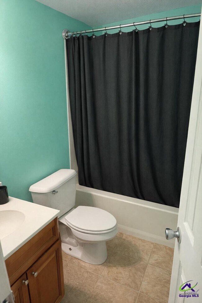 Building Photo - 646 Gawin Dr