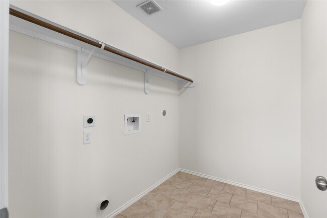 Building Photo - 7226 Basque Country Dr