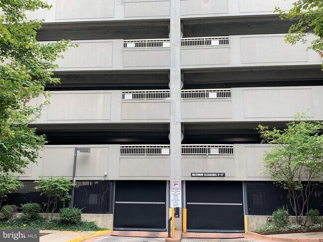 Building Photo - 2791 Centerboro Dr