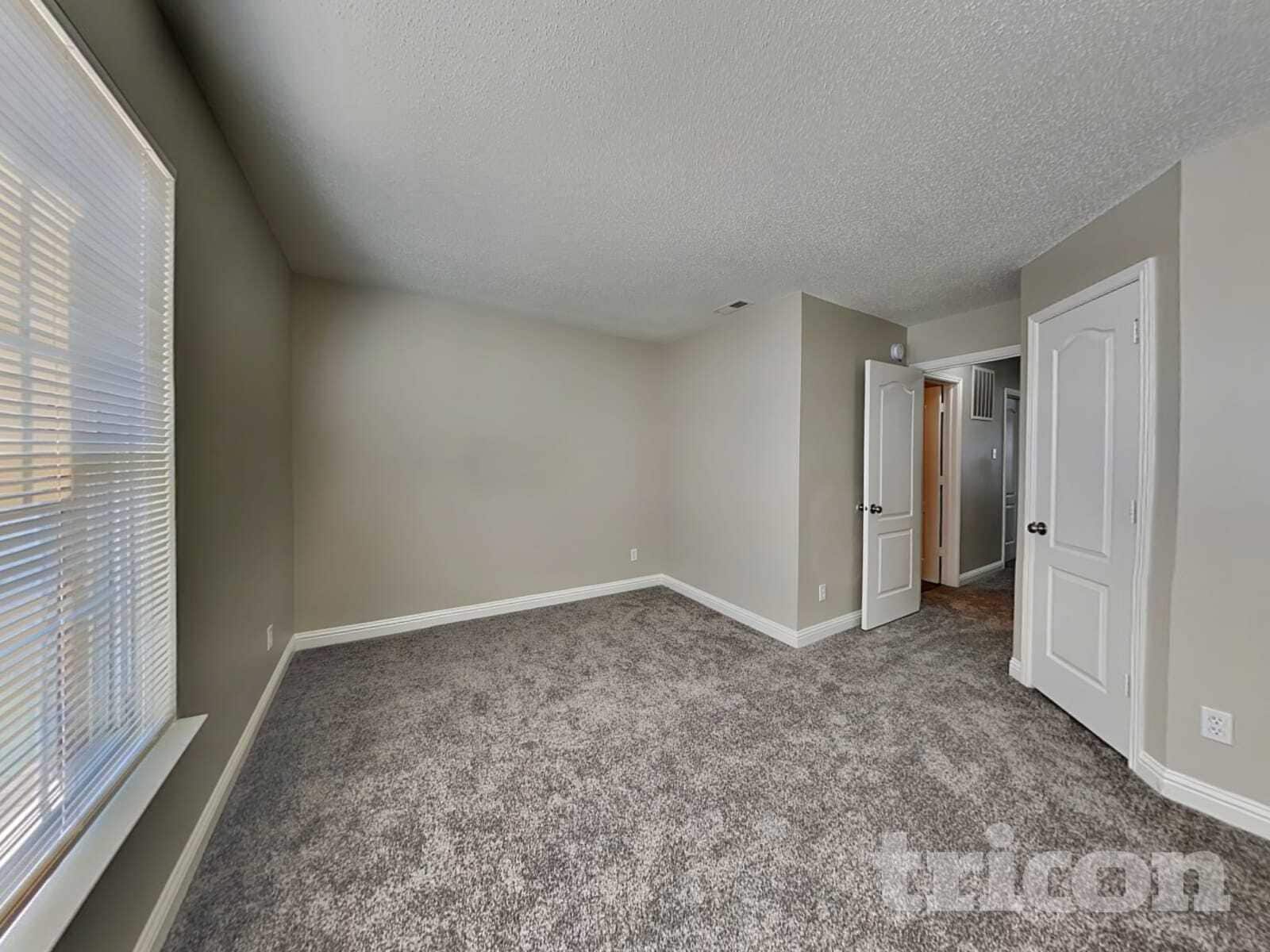 Building Photo - 1840 Blackmore Dr